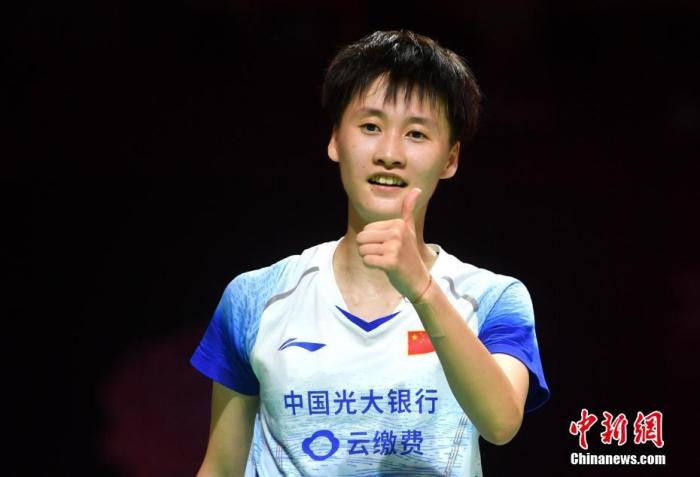11月10日，2019中国(福州)羽毛球公开赛决赛在福州举行。中国选手陈雨菲2比1战胜日本选手奥原希望，获得女单冠军。/p中新社记者 吕明 摄