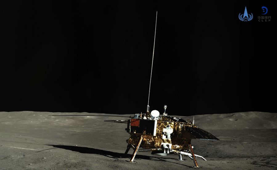 Китайский зонд "Чанъэ-4" возобновил работу на 14-й лунный день